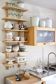 Pero, si no dispones de muchos metro cuadrados y quieres decorar tu cocina pequeña, puedes tener en cuenta los siguientes ejemplos. Ideas Para Equipar Cocinas Pequenas Con Imagenes Decoracion De Cocina Decoracion De Cocinas Pequenas Alacenas De Cocina