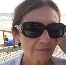 Danielle Giraud's Instagram, Twitter & Facebook