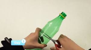 El yapımı geri dönüşümler, yenileme, değerlendirme örnekleri, anlatımları ve videoları 10marifet.org'da sizi bekler. Pet Siseden Kolay Vazo Yapimi