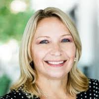 Lisa Speed's Instagram, Twitter & Facebook