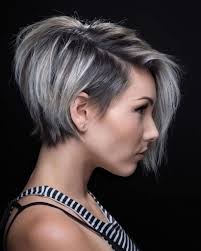 Coupe de cheveux femme 40 ans visage ovale. 50 Idees Et Plus De Coupe Courte Pour Les Femmes De 50 Ans Et Plus Coiffures Mode Et Beaute Zenidees