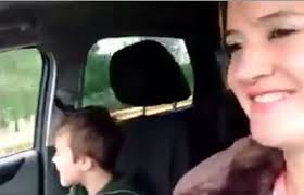 La funcionara de Alberto que se graba mientras maneja es noticia nacional