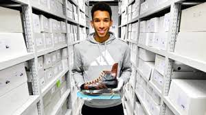 16 587 tykkäystä · 1 056 puhuu tästä. Video Felix Auger Aliassime Visite Les Quartiers Generaux D Adidas