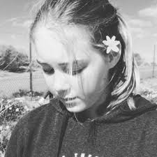 Lara Collins (@laracollins1604)