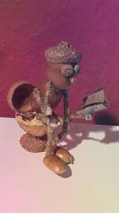 Figur Aus Herbstmaterialien Basteln Mit Naturmaterialien Eicheln Rinde Mit Bildern Basteln Mit Naturmaterialien Basteln Mit Naturmaterialien Herbst Basteln Mit Eicheln