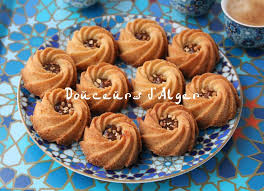 Fondant Au Pralin Douceurs D Alger Recette Patisserie Orientale Gateau Au Beurre Gateau Noix De Coco