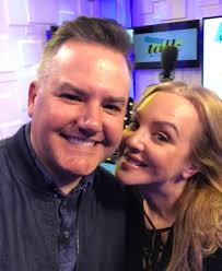 The HILARIOUS Wendi McLendon-Covey from “Bridesmaids” Reno 911! & ABC's The  Goldbergs is our guest this week