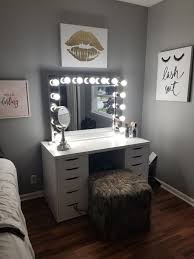 Einfache Schminkdekorationen Hobby Lobby Leinwande Ikea Waschtisch Spiegel Zimmer Ideen Schlafzimmer Zimmer Dekor Ideen Stilvolles Schlafzimmer
