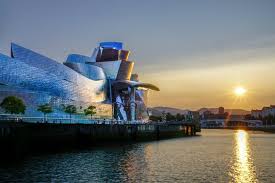 Frank gehry • established in 1991 • built in 1997. Das Guggenheim Museum In Bilbao Baskenland Spanien