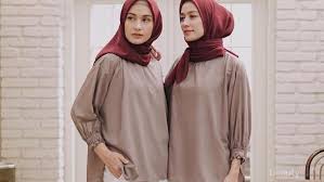 Maybe you would like to learn more about one of these? Forum Lebih Suka Selebgram Mega Iskanti Atau Dwi Handayani
