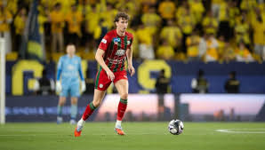 Al-Okhdood x Al-Ettifaq: onde assistir ao vivo pela Saudi Pro League