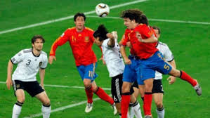 Luís aragonés considerou que a final foi repartida mas que a selecção espanhola foi quem mais procurou marcar golos. Espana Se Mete En La Final Del Mundial 2010 Con Un Cabezazo De Puyol Marca Com