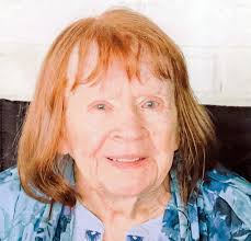 Clara Farr's Instagram, Twitter & Facebook