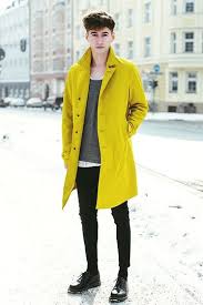 Black And Yellow Outfits For Men Pin De David O Connor En Men S Street Style Estilo De Ropa Hombre Moda Adolescente Moda Hombre