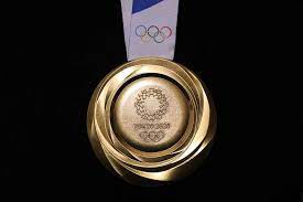 Michel chapuis fait partie de ces médaillés olympiques français. Voici Les Medailles Des Jeux Olympiques De 2020 Fabriquees A Partir De Dechets Electroniques