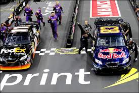 Pit crew members literally live on the front lines of racing action. Nascar Vickers Team Win Pit Crew Challenge Car News Auto123
