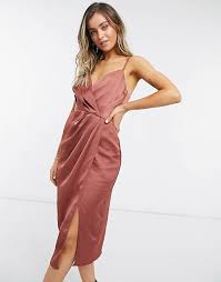 Little Mistress Robe Portefeuille En Satin Chocolat Asos