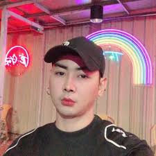 Thai royal dancer can't make own style😂