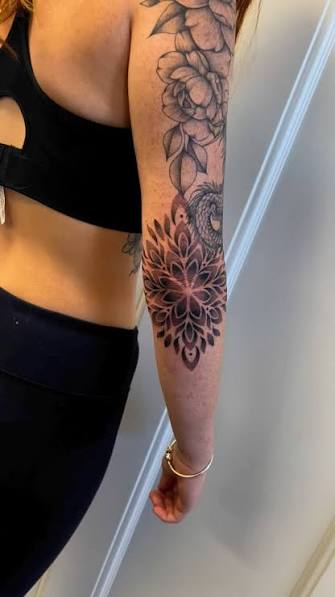 Elbow mandalas 🔥👌🏽, •, •, •, #tattoo #tattooideas #tattoodesign #tattoodesigns #hawkesbury #sydney #penrith #fineline #finelinetattoo #finelinetattoos #femaletattooartist #mandala #mandalatattoo ...