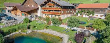 Das gasteinertal, selten auch gasteiner tal, ist ein 40 km langes tal im pongau im bundesland salzburg in österreich und wird von der gasteiner ache durchzogen. Sommerurlaub Auf Der Amoergut Viele Sportangebote Warten Auf Sie