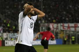 Sin embargo, el 'muñeco' aún necesita recorrido para arribar a un gigante europeo, consideró el retirado entrenador. Un Dolor Mas Para Colo Colo Jorge Valdivia Se Desgarra La Tercera
