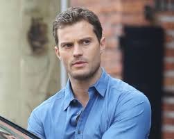 Selon le site variety, le film 50 nuances de grey, qui sort demain au cinéma en france, devrait connaître deux suites. Jamie Dornan A Failli Decliner Son Role Dans 50 Nuances De Grey
