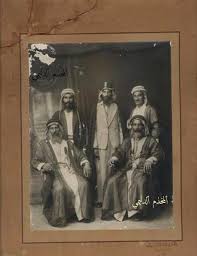 من تراث طائفة الصابئة المندائيين صورة للوفد الذاهب للتعزية بوفاة الملك فيصل الاول سنة 1933 ويظهر الجالسون من اليمين فندي فعل عامر ضمد الوا Baghdad Art Pics