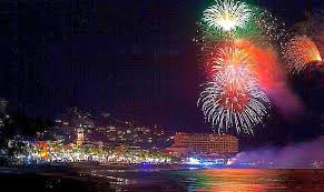 Ten Intriguing Mexican Traditions To Help Bring In The New Year New Years Eve Fireworks Best Fireworks Fireworks