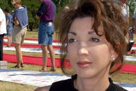 Sandy Dahl's Instagram, Twitter & Facebook