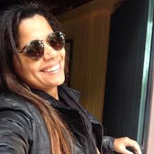 patmguerra: @marcelaoliva esqueceram de dizer que quem separa é a mulher e  não o homem #asvacas kkkkkkk” boa! Kkkk, morrendo de rir!