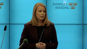 Statsminister stefan löfven och centerledaren annie lööf (c) berättar i en pressträff att en kompromiss har nåtts mellan januaripartierna. Annie Loof Slapper Fram Stefan Lofven