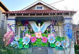 See A New Orleans Home Transform Into A 15 000 Stationary Float For Mardi Gras 2021 Mardi Gras Nola Com Together, decorate your house or yard with purple, green, and gold streamers.