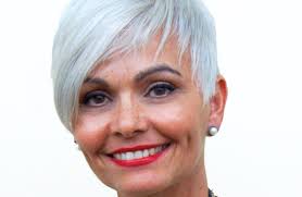 Anna Gaffney's Instagram, Twitter & Facebook