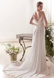 Abito da sposa di alta moda vestito da sposa haute couture con scollatura monospalla e ricami preziosi. 10 Abiti Da Sposa Perfetti Per Il Rito Civile