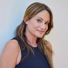 The Addiction Diaries: Stories of Darkness, Hope and All That Falls in  Between eBook : David, Anna, Connaughton, Colleen, Elise, Monique, Hampton,  Ryan, Lopez, Jessica, Lovely, Jennifer, Maren, Jacq, Martin, Victoria  English,