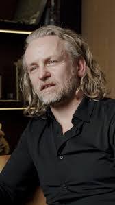 Lewis Dyer's Instagram, Twitter & Facebook