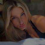 Els Smith's Instagram, Twitter & Facebook