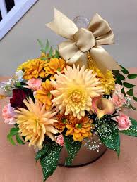 A perfect gesture to celebrate a 50th wedding anniversary. Friday Florist Recap 10 25 10 31 Spooktacular Floral Display