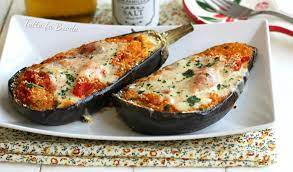 Scavare un po' di polpa e formare delle barchette. Melanzane Ripiene Vegetariane Ricetta Secondo Piatto Facile Tutto Fa Brodo In Cucina