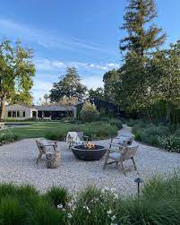 Amber Lewis Amberinteriors Posted On Instagram Shoppeamberinteriors Outdoor Shoot In My Backyard Making Everything In 2021 Backyard Backyard Inspo Outdoor Shoot