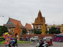 Cambodia's capital, phnom penh, is a quintessential southeast asian city: Phnom Penh Follow The Arrow