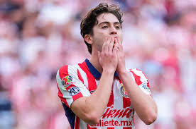 ¿Se va Brian Gutiérrez de Chivas?