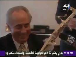 تشير بعض الدراسات إلى أن نحو 80 بالمئة من المصابين بالفيروس يشعرون بأعراض طفيفة، أو لا تظهر عليهم أعراض على الإطلاق، بيد أن عددا قليلا. Ø¹Ù„Ù‰ Ù…Ø³Ø¦ÙˆÙ„ÙŠØªÙŠ Ø­Ù…Ø¯ Ø£Ù…ÙŠØ± Ù‚Ø·Ø± ÙŠÙ‡Ø¯ÙŠ Ø´Ù…Ø¹ÙˆÙ† Ø¨ÙŠØ±ÙŠØ² Ø³ÙŠÙØ§ Ø°Ù‡Ø¨ÙŠØ§ Youtube