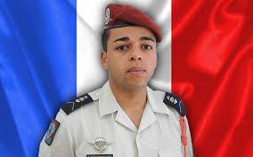 À titre de comparaison, les civils du camp allemand représentaient 4 % des morts du conflit. Soldat Francais Mort Au Mali Un Hommage Lui Sera Rendu Lundi Aux Invalides Le Parisien