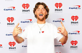 Bailey Zimmerman Was 'Left on Read' by Luke Combs — Now They've Got the  Song of the Summer Together with “Backup Plan” (Exclusive) – Celeb Secrets