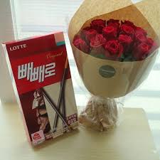 Check out our dried flower gift selection for the very best in unique or custom, handmade pieces from our floral arrangements shops. Flower Gift Korea Pepero And Roses Main Flower Chocolate Snacks And Gift Delivery In Seoul And South Korea Korea S Most Trusted Online Flower And Gift Store With English Service And 350 Reviews
