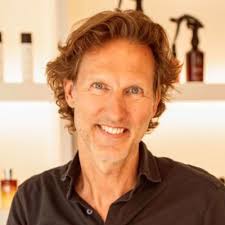 30 years at Canenco. What a ride! Thank you Martijn. Thank you Canenco  team. Thank you toy business. Let's keep playing and make kids happy ❤️  martijn kuenen Chiel Koelman Toon Vrijenhoek