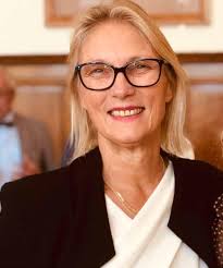 Non Nobis sed Scholae