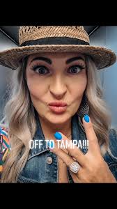 Leslie Toler Powell (@heyyallitsleslie)