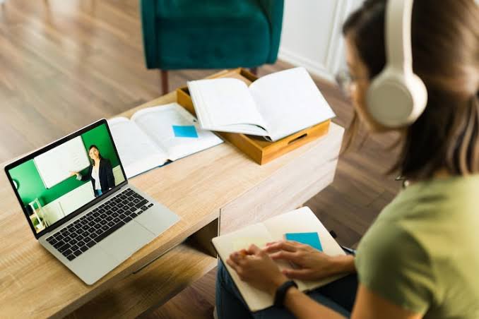 Distance Education Institutes